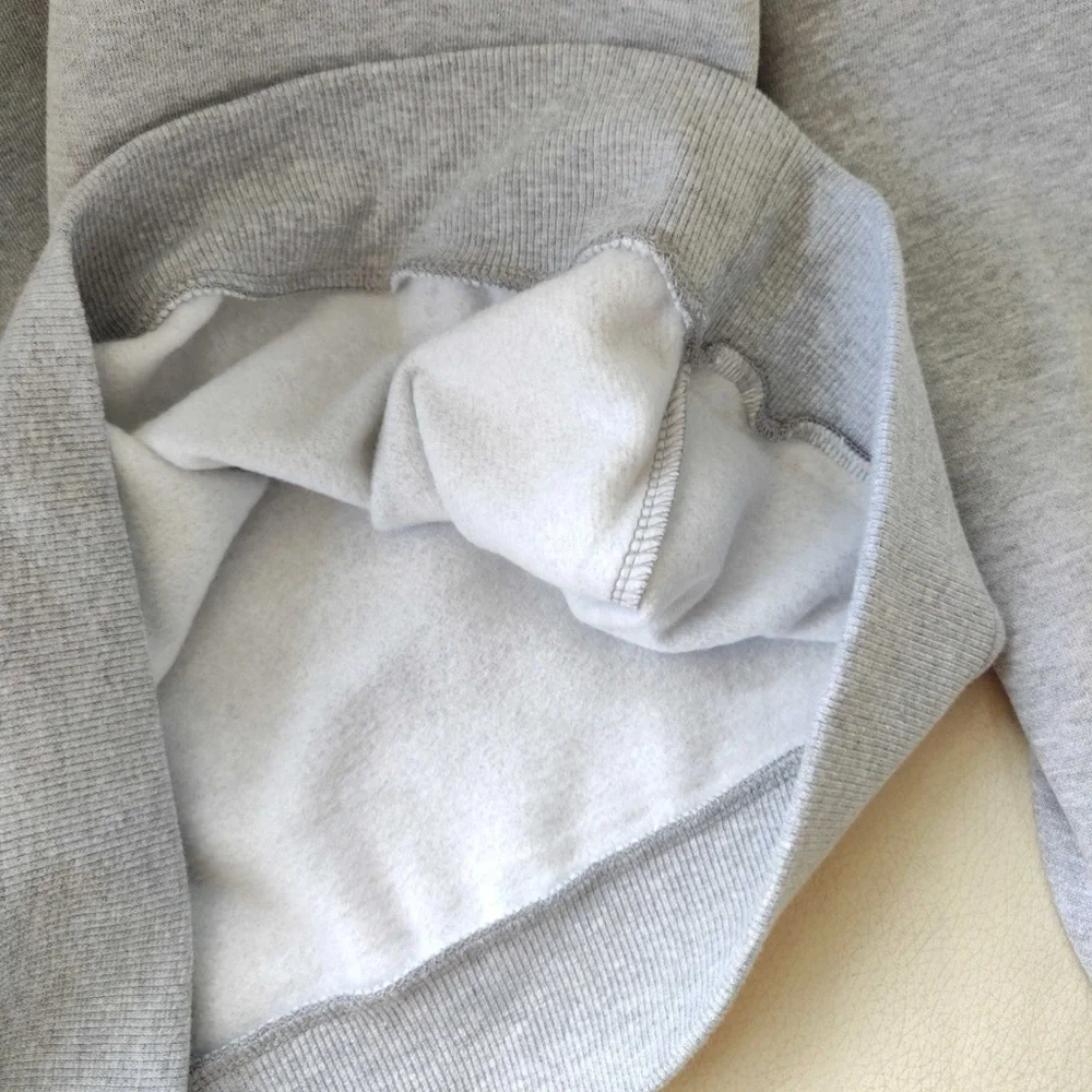 ALO Yoga Light Gray Sweatshirt - Picture 3 of 3